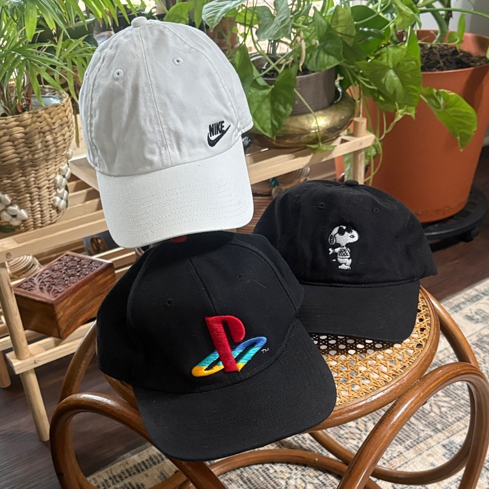 Bundle of 3 caps